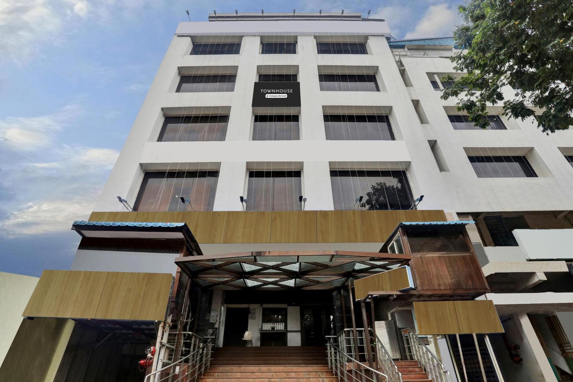 Townhouse Eluru Hotel Exterior photo