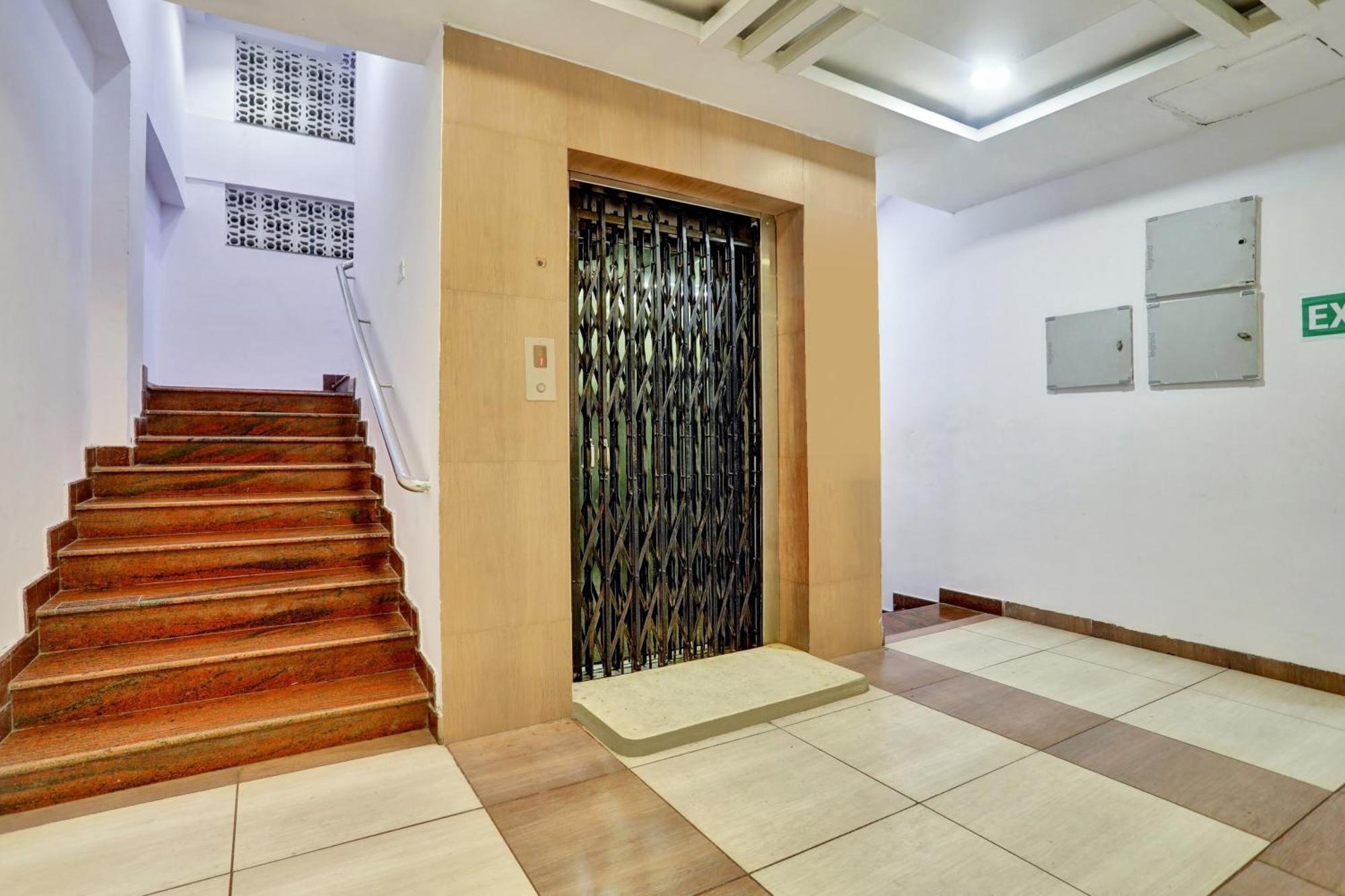 Townhouse Eluru Hotel Exterior photo