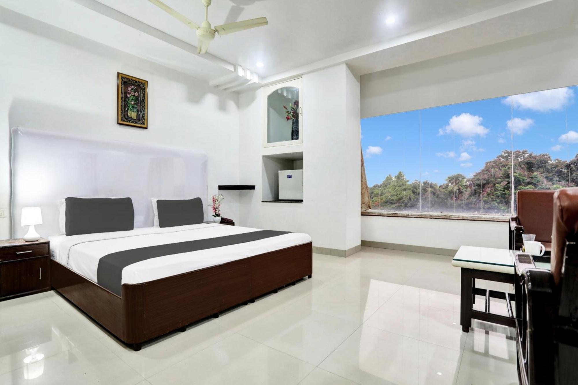 Townhouse Eluru Hotel Exterior photo