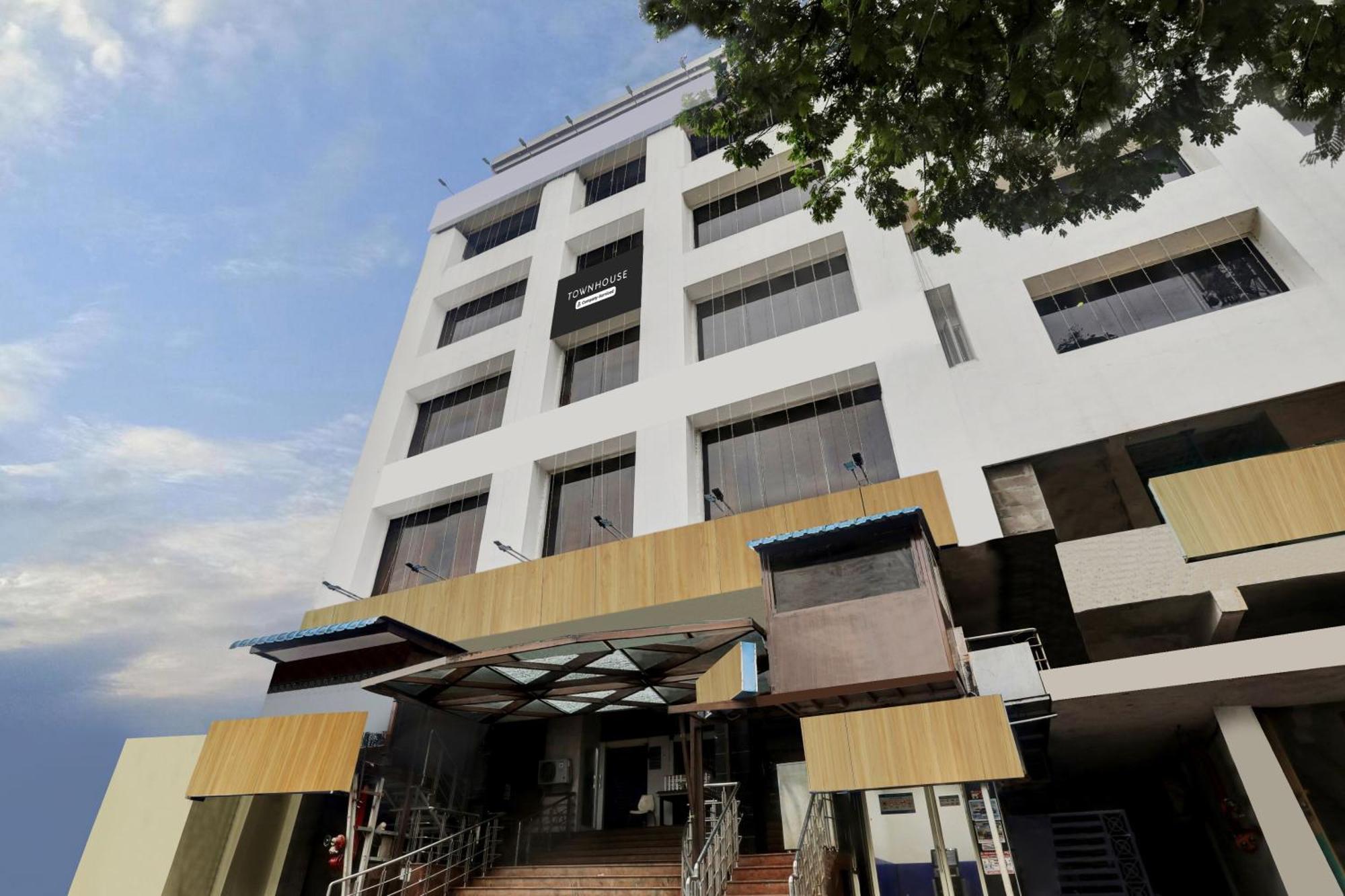 Townhouse Eluru Hotel Exterior photo